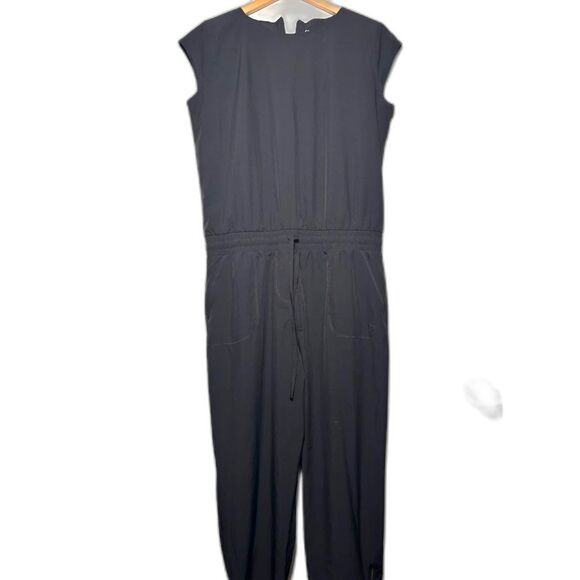 Albion Fit Jumpsuit Romper Black Women's Size Medium Stylist Tapered Pockets - Picture 2 of 4